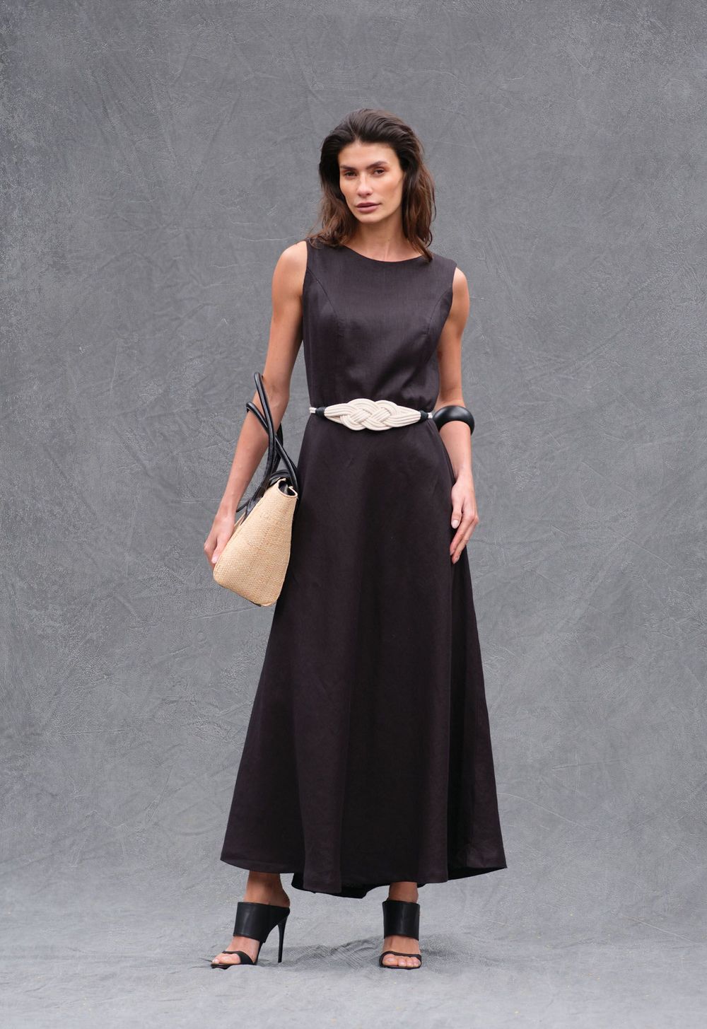 Vestido Midi Linho Preto Vanessa