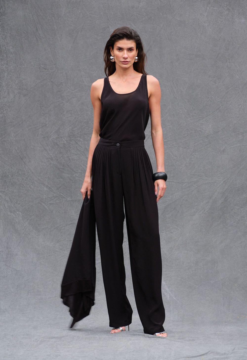Twin Set Crepe Assimétrico Preto Jéssica