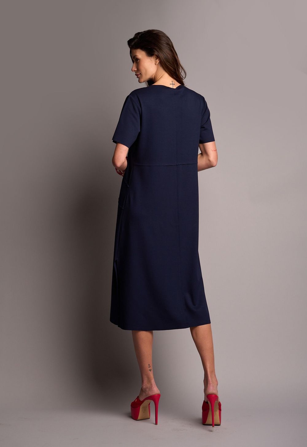 Vestido Corte a Fio Marinho Sheila