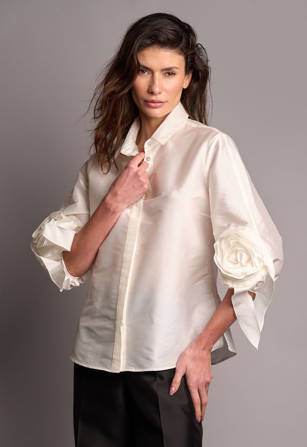 Camisa Tafetá Flor Off White Ivana