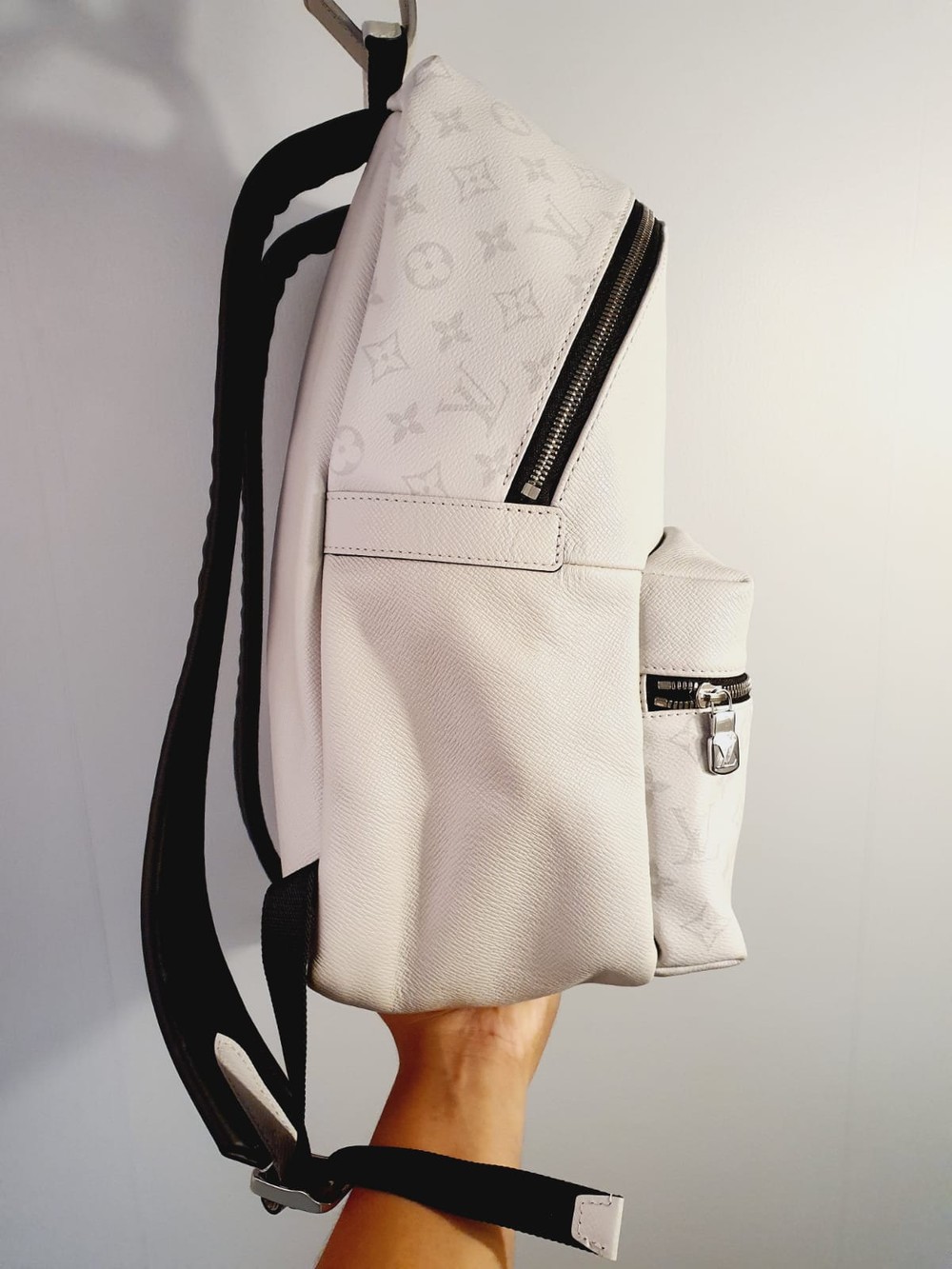 Louis Vuitton Discovery Backpack Monogram Antarctica Taiga PM White