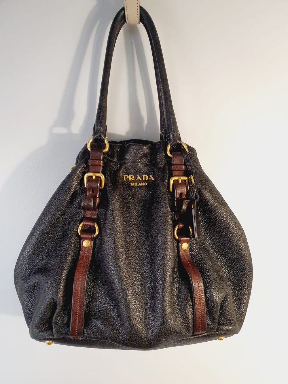 BOLSA PRADA MILANO MADE IN ITALY AUTENTICIDADE NÃO COMPROVADA MEDINDO 28 X  33 CM NO ESTADO - QUEROLEILOAR