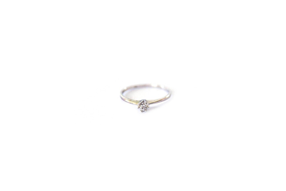 ANEL SOLITARIO 15PT OURO BRANCO 18K