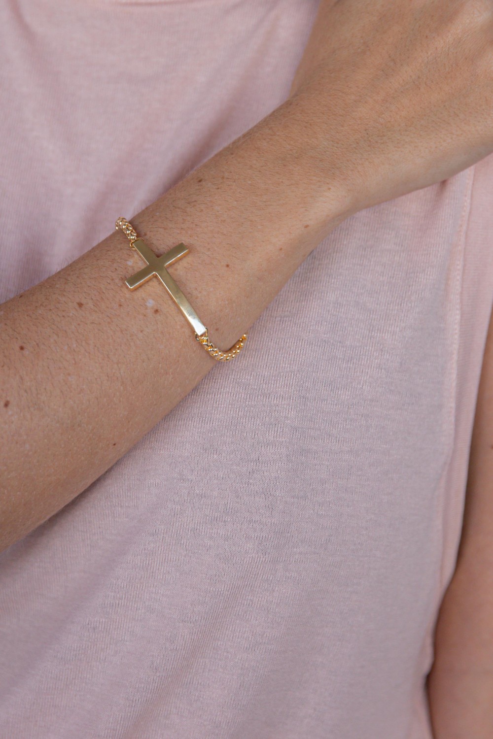 PULSEIRA CRUZ EM OURO 18K