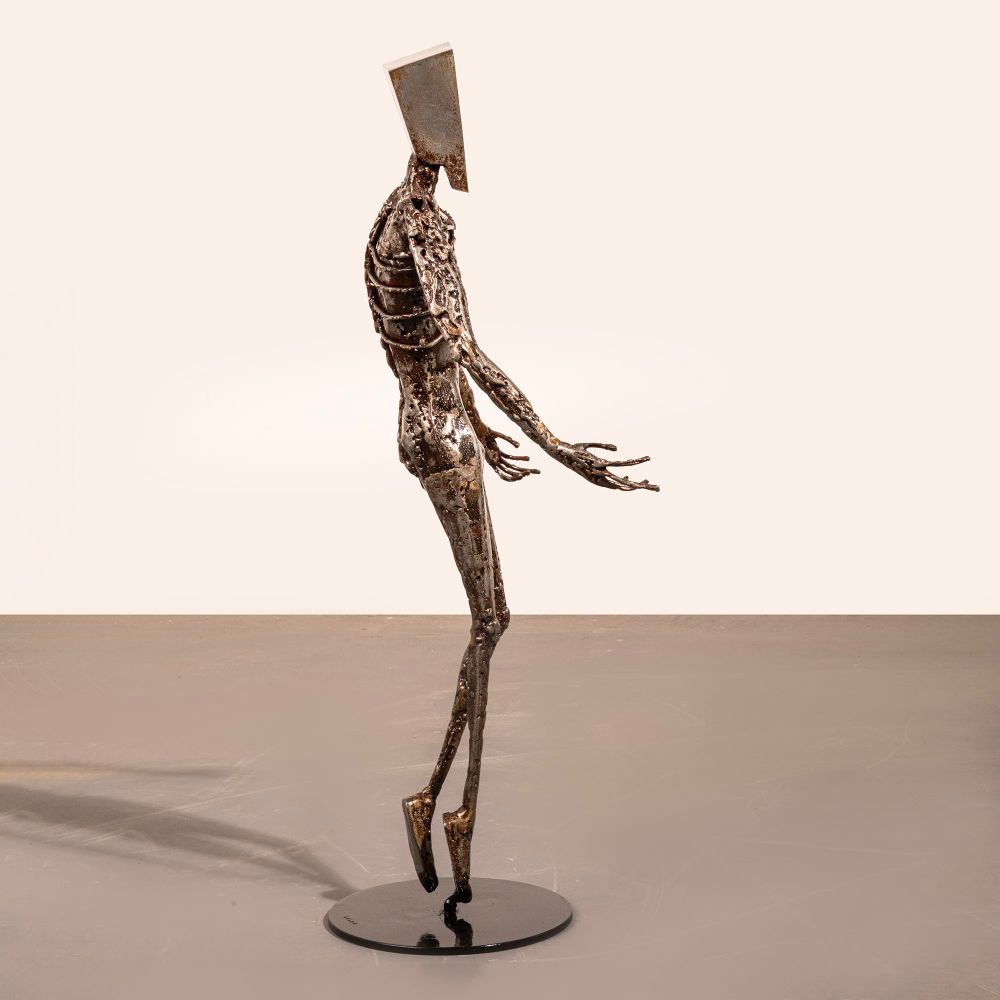Escultura Levitando
