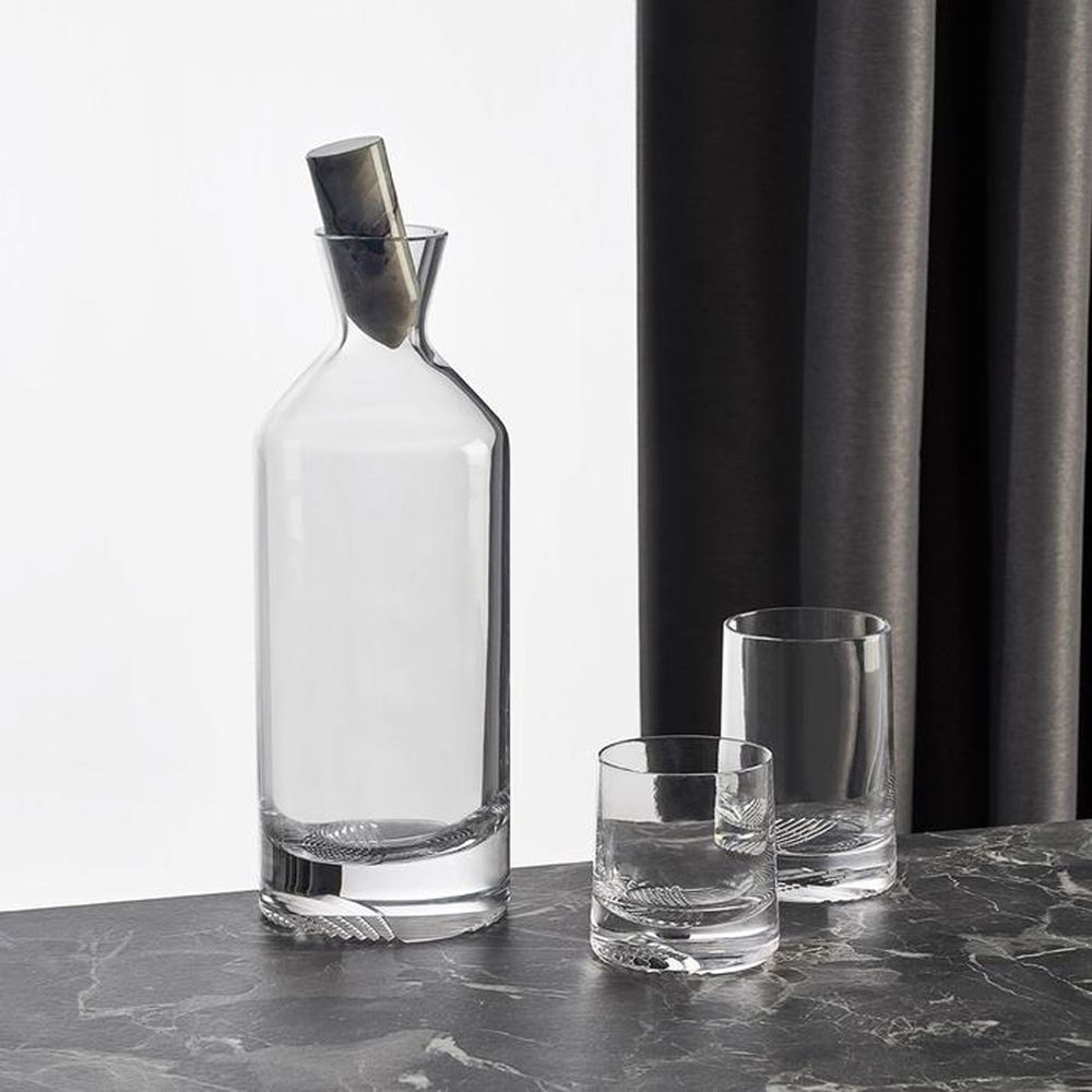 Garrafa Alta de whisky com tampa em Mármore Alba 