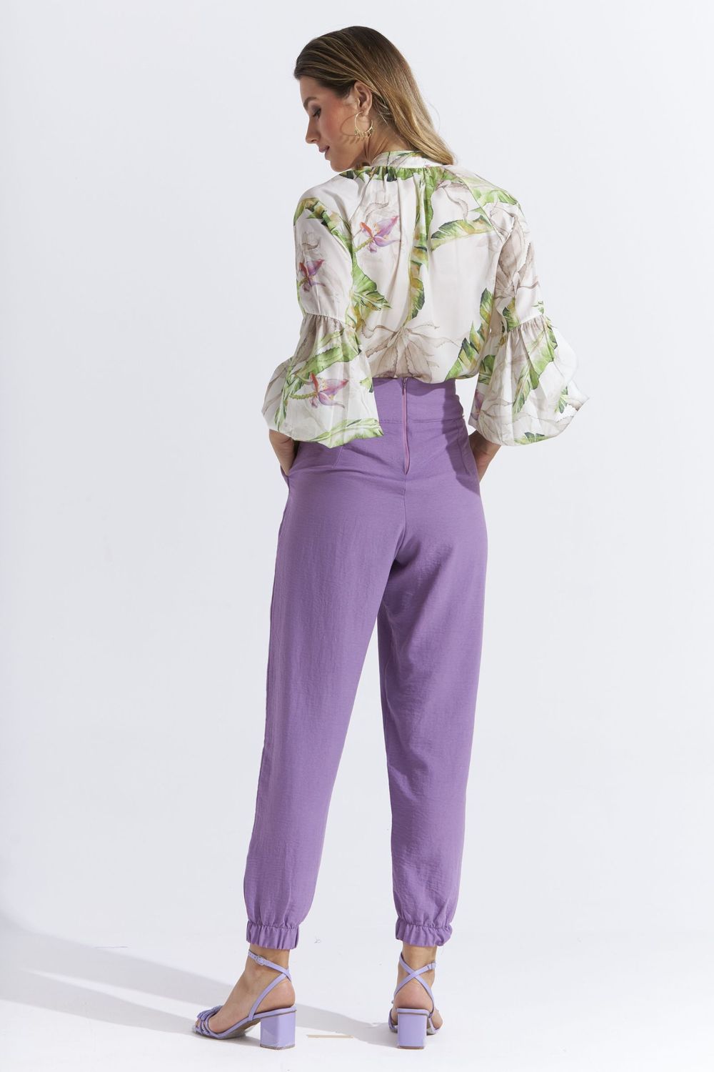 CALÇA LISA FLOW COM CÓS TRANÇADO