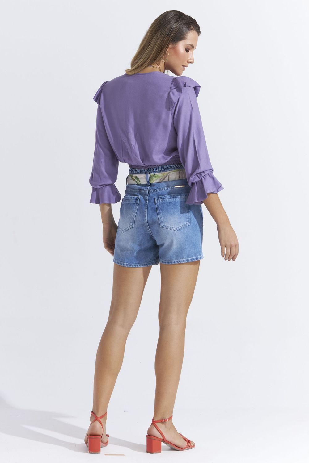 SHORT JEANS C/ FAIXA ESTAMPADA MANGARÁ