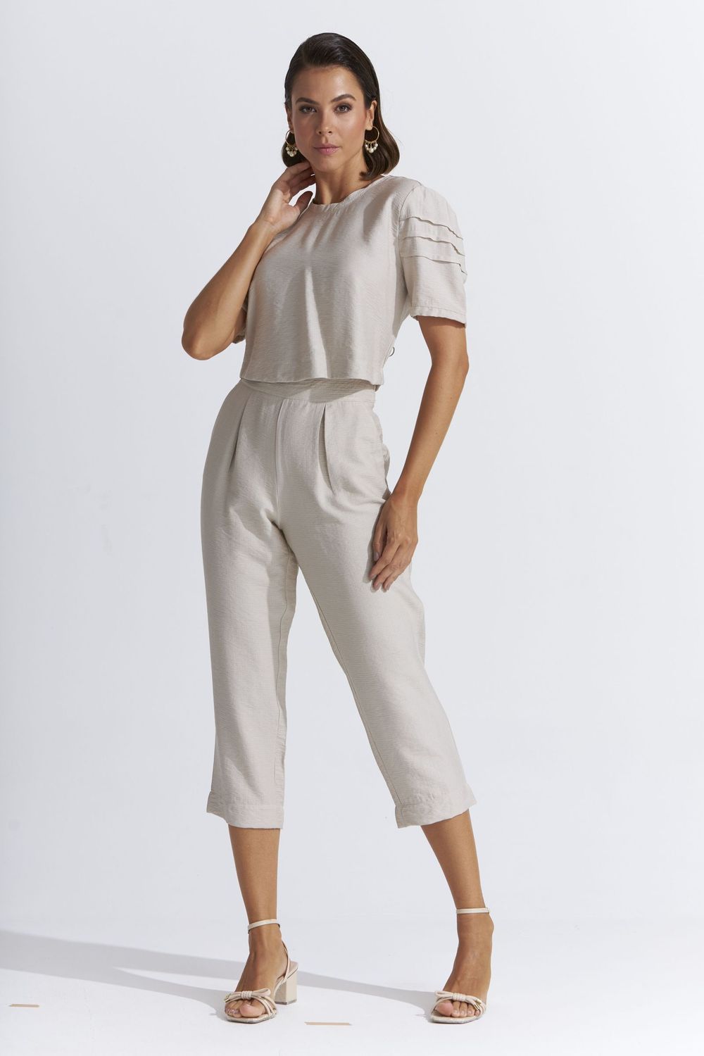 T-SHIRT CROPPED LISA TOUCH C/ PREGAS NA MANGA