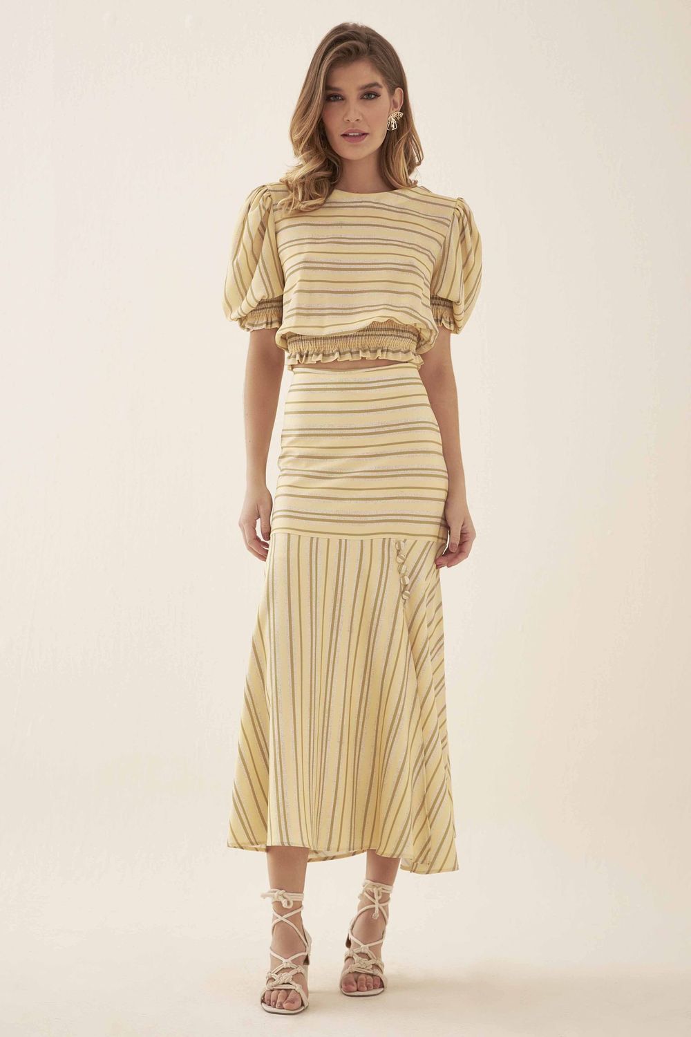 BLUSA LISTRA TEXTURA COM PALA DE LASTEX
