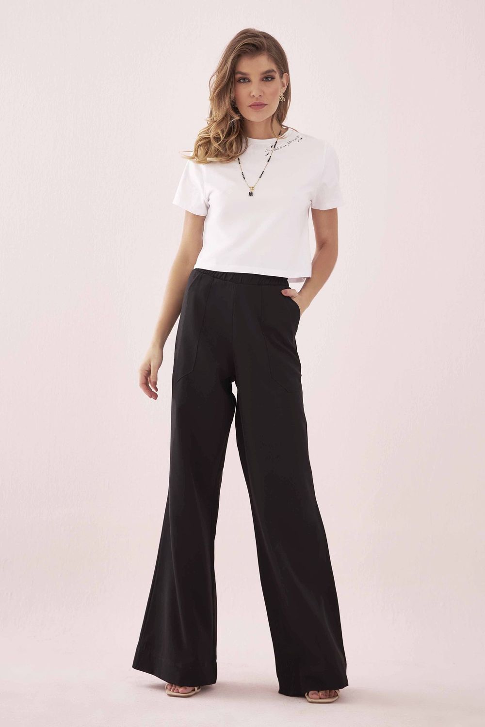 T SHIRT MALHA CROPPED JEITO LEVE