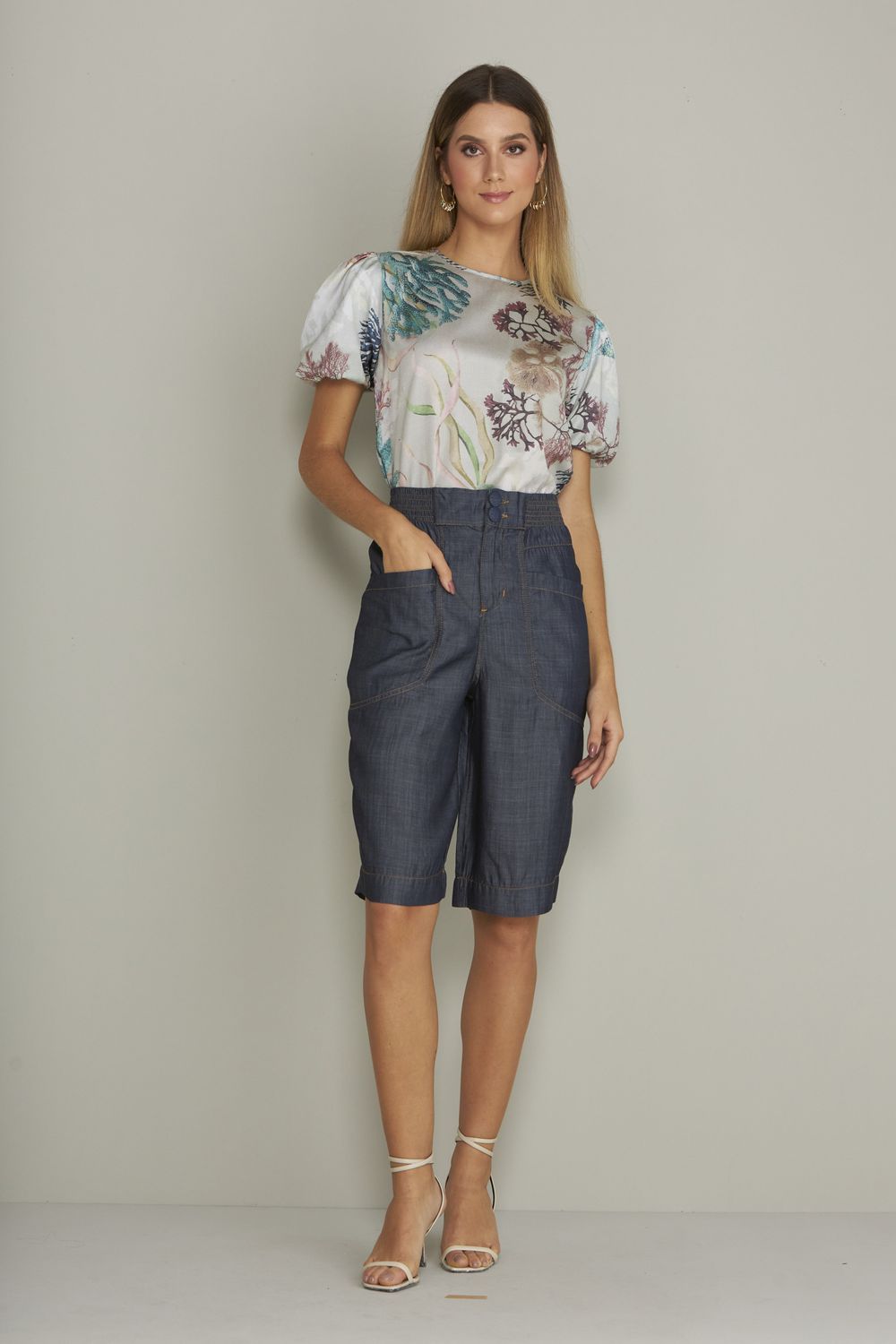 BERMUDA JEANS LEVE C/ ELÁSTICO
