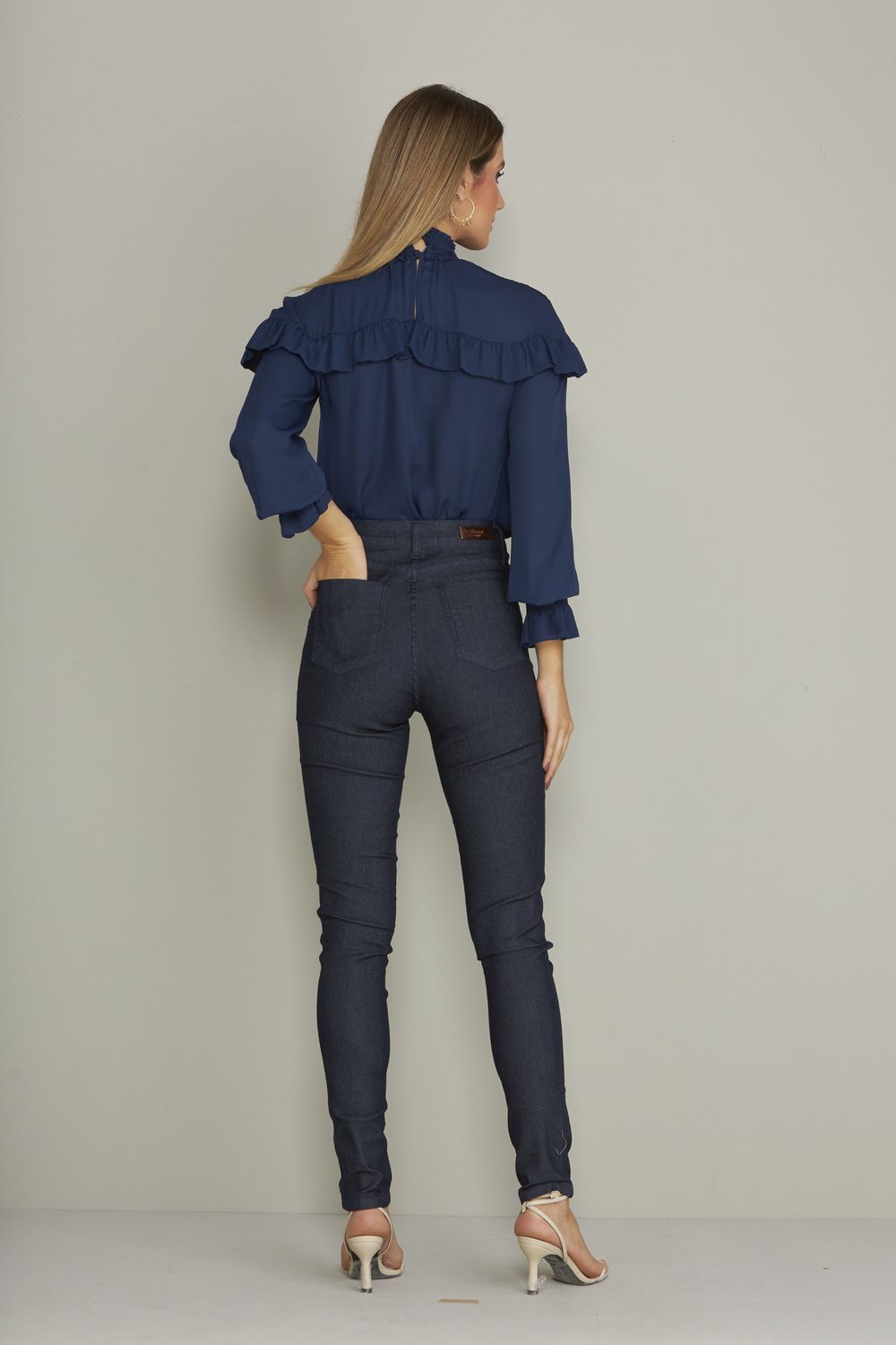 BLUSA MANGA LONGA LISA C/ GOLA  ALTA LASTEX