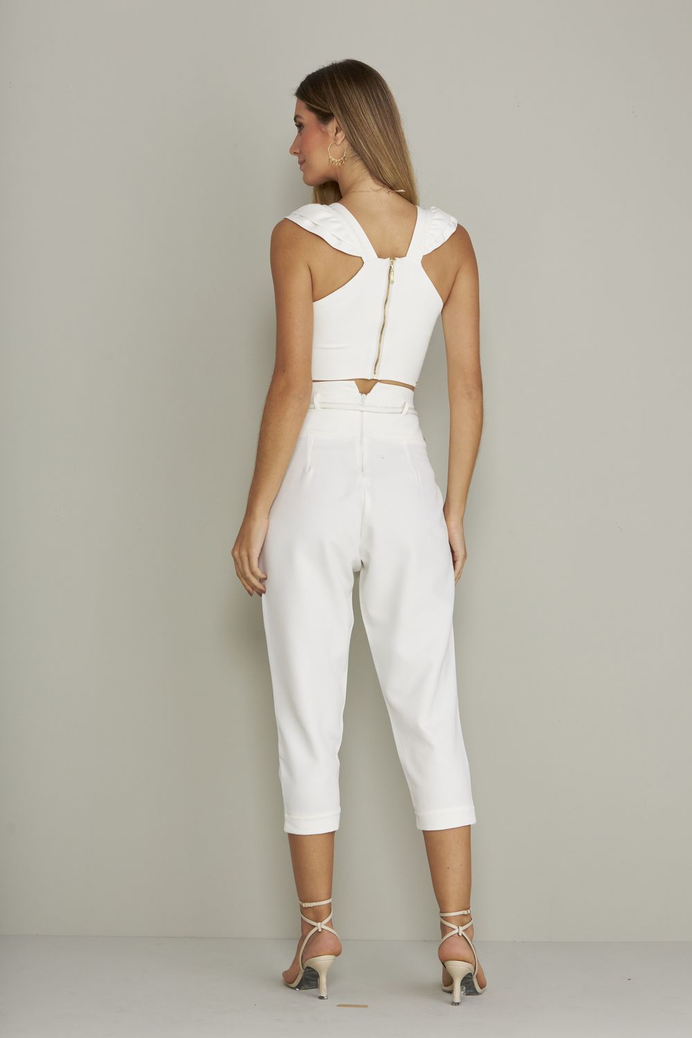 CALÇA CROPPED ALFAIATARIA LISA C/ TORÇAL