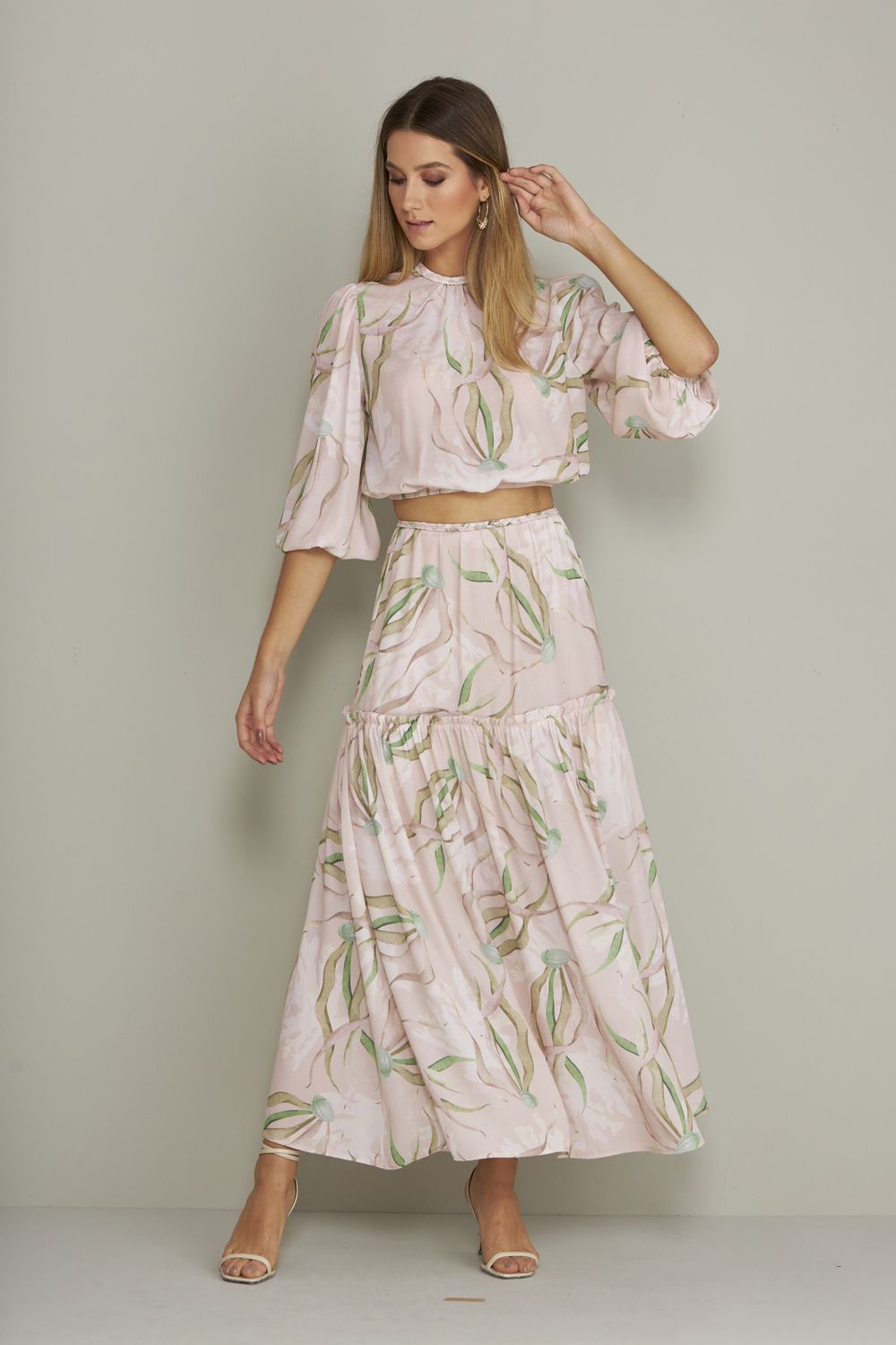 BLUSA ALGAS COM DET. DE TRANÇA