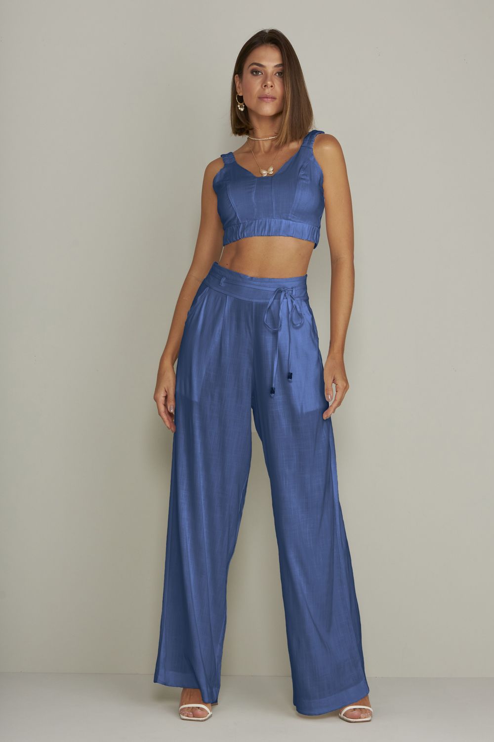 TOP LISO SLUB COM DETALHE DE ELÁSTICO