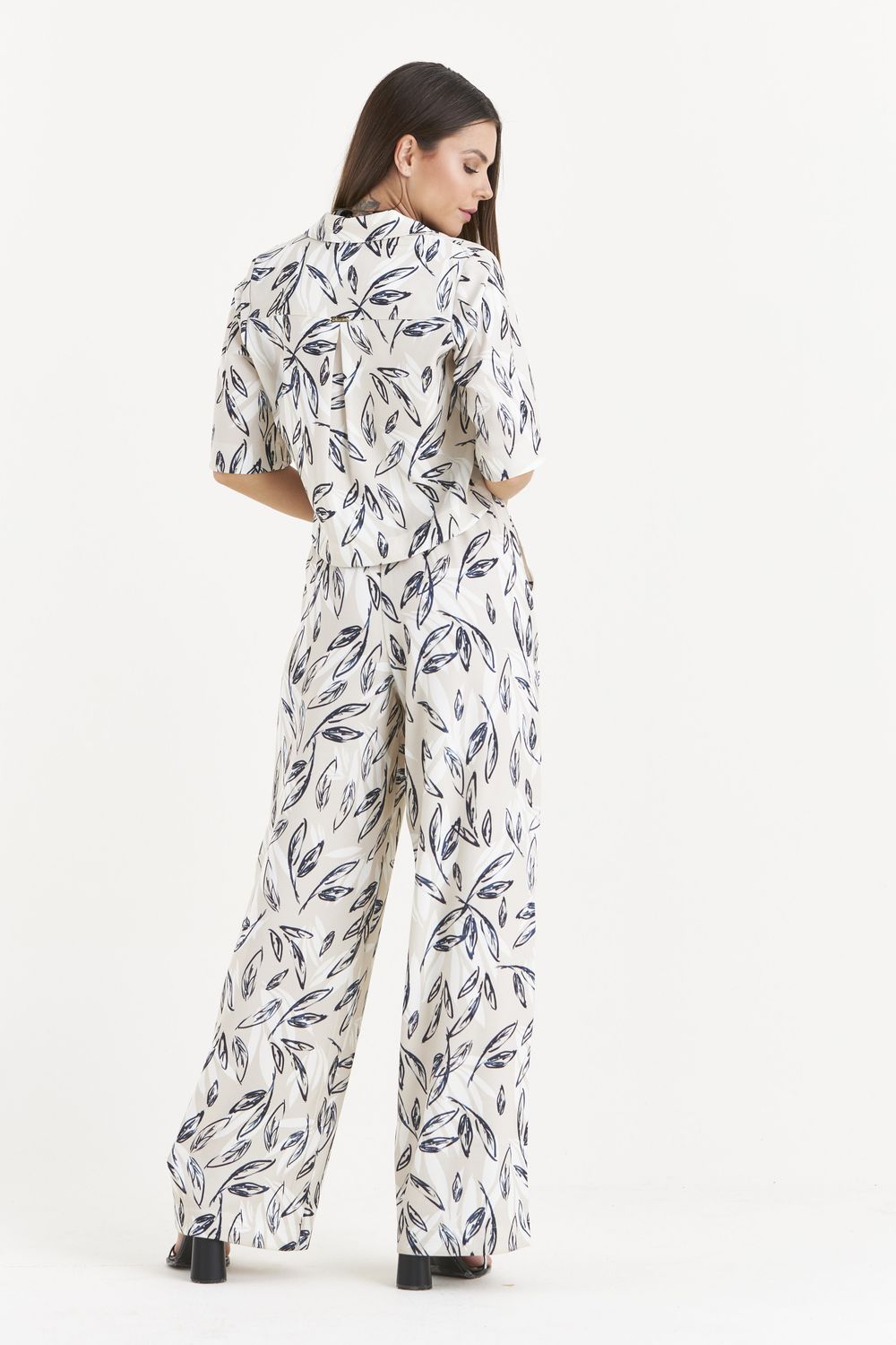 CAMISA CROPPED FOLHA DE ARRUDA