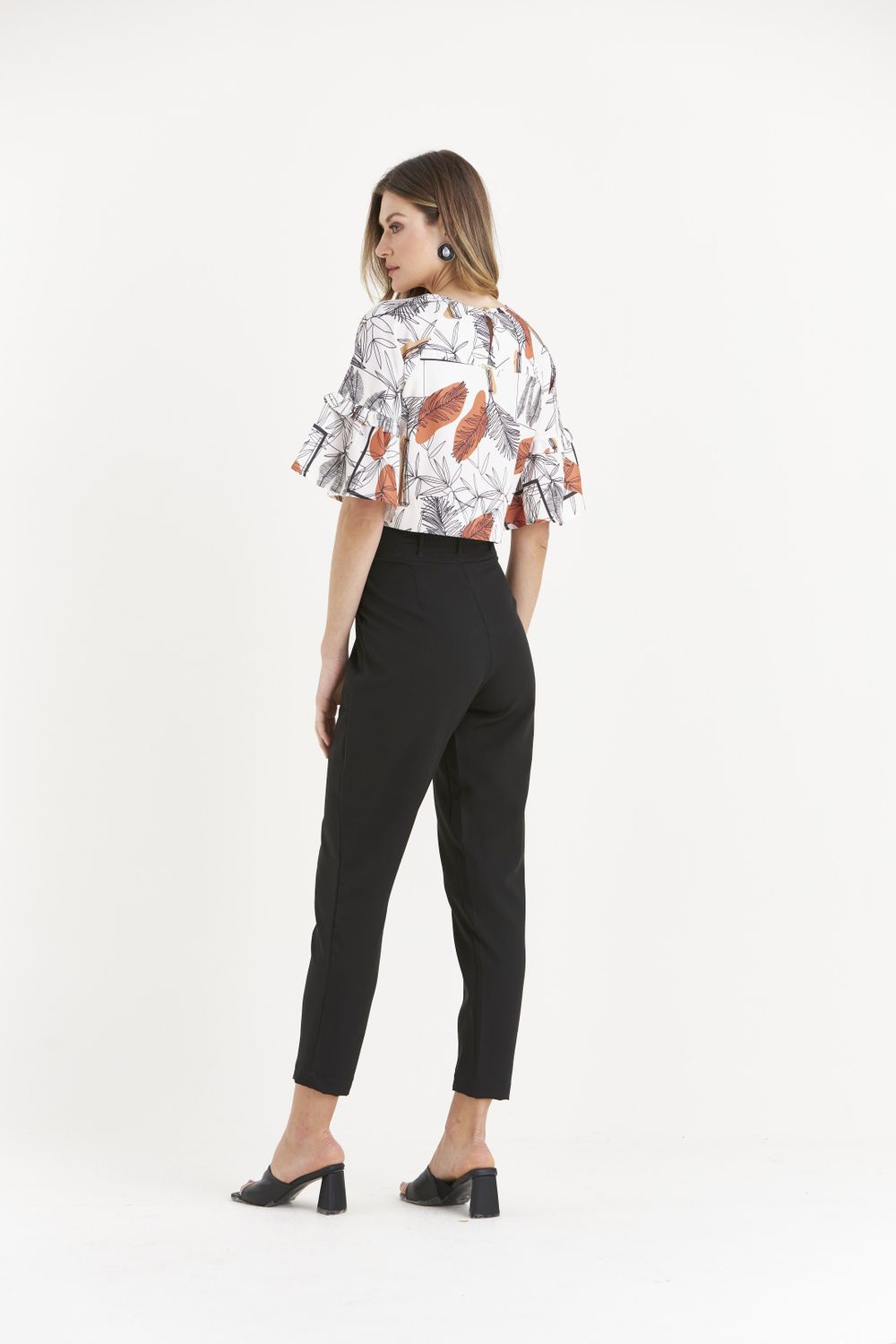 CALÇA RETA ALFAIATARIA LISA