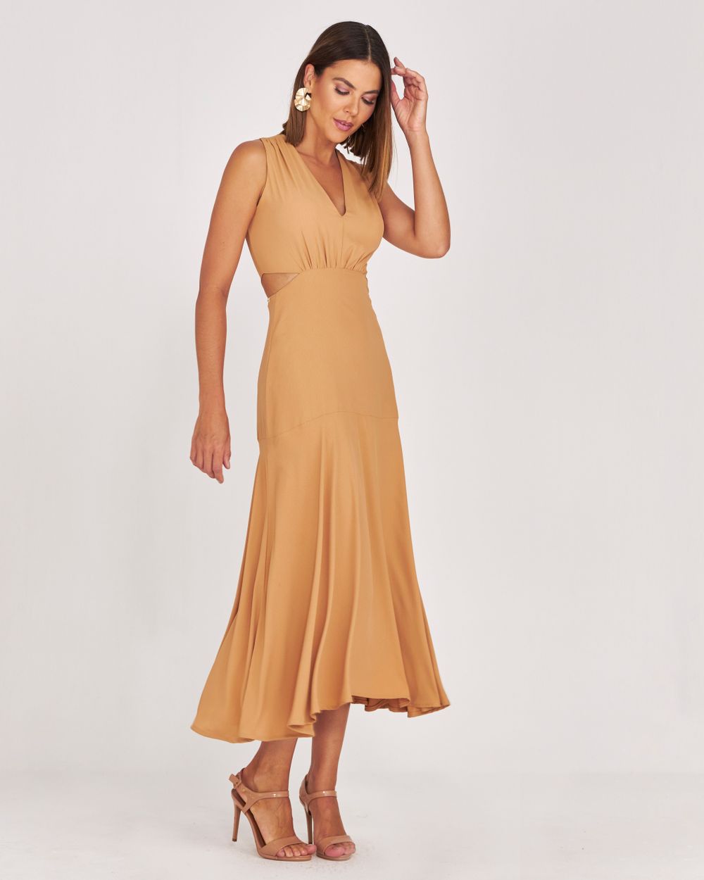 VESTIDO LONGUETE LISO EM CREPE COM ABERTURA LATERAL