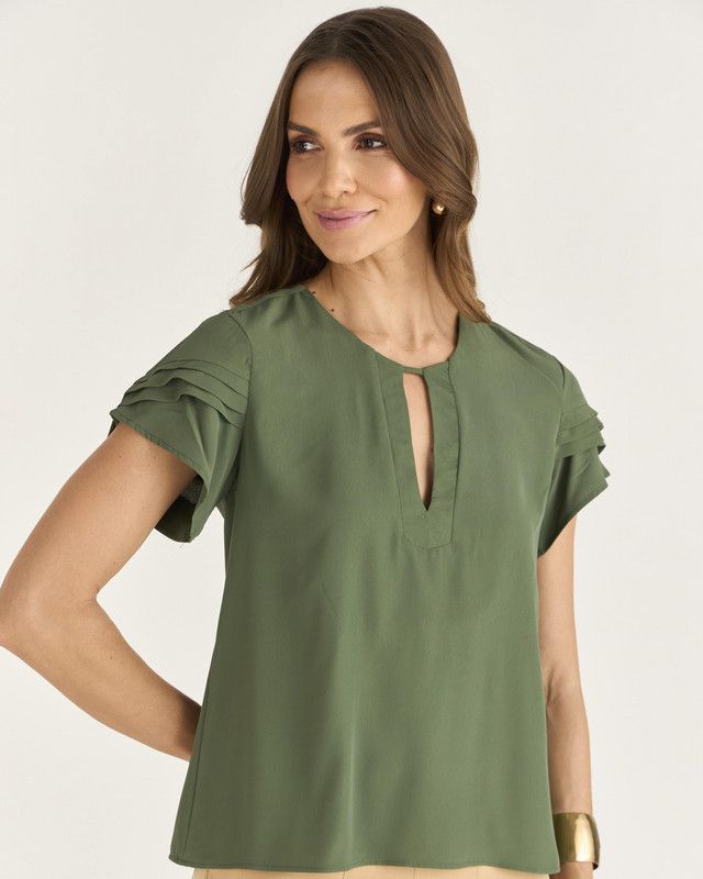 T-SHIRT EM CREPE C/ PREGAS NA MANGA