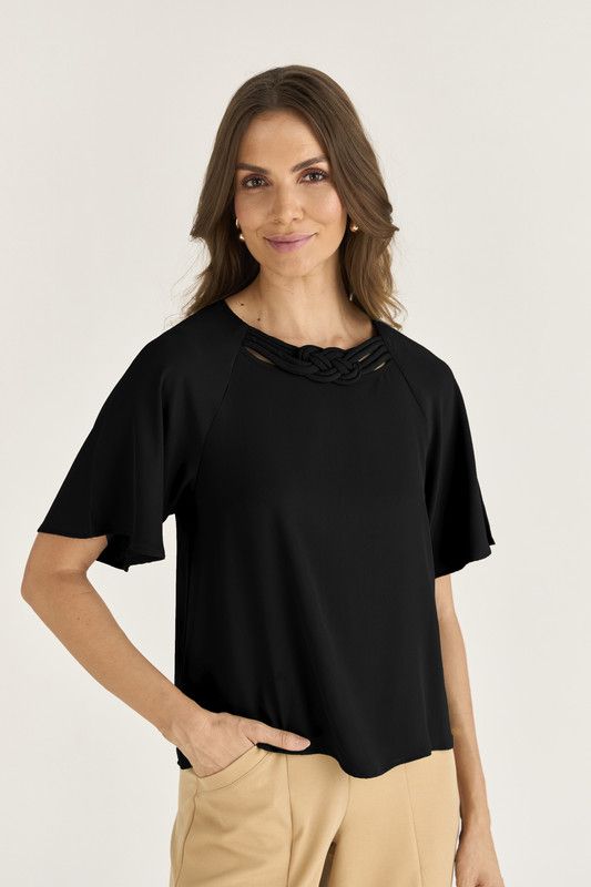 T-SHIRT EM CREPE C/ TORÇÃO NO DECOTE