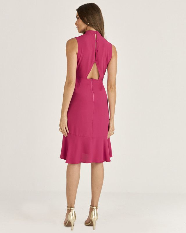 VESTIDO MIDI EM CREPE C/ PREGAS NA SAIA