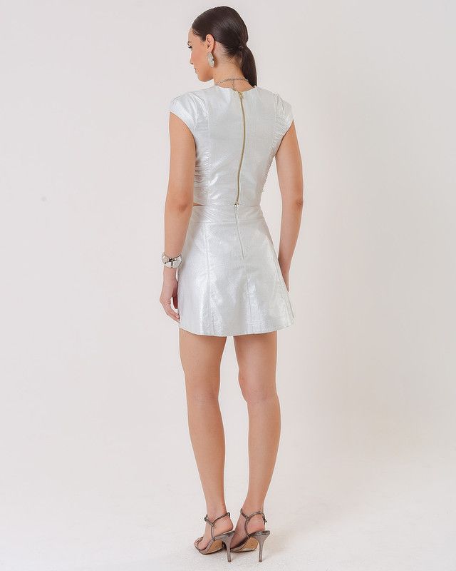SHORT SAIA FOIL PRATA C/ NERVURAS