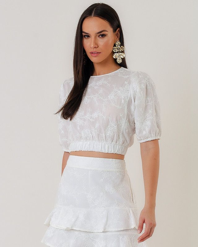 BLUSA CROPPED C/ ELÁSTICO BARRA LAISE BORDADA