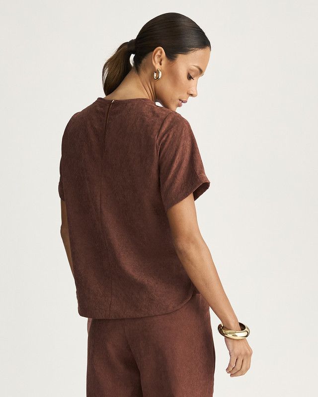 T-SHIRT CROPPED CHAMOIS C/ FLORES VAZADAS