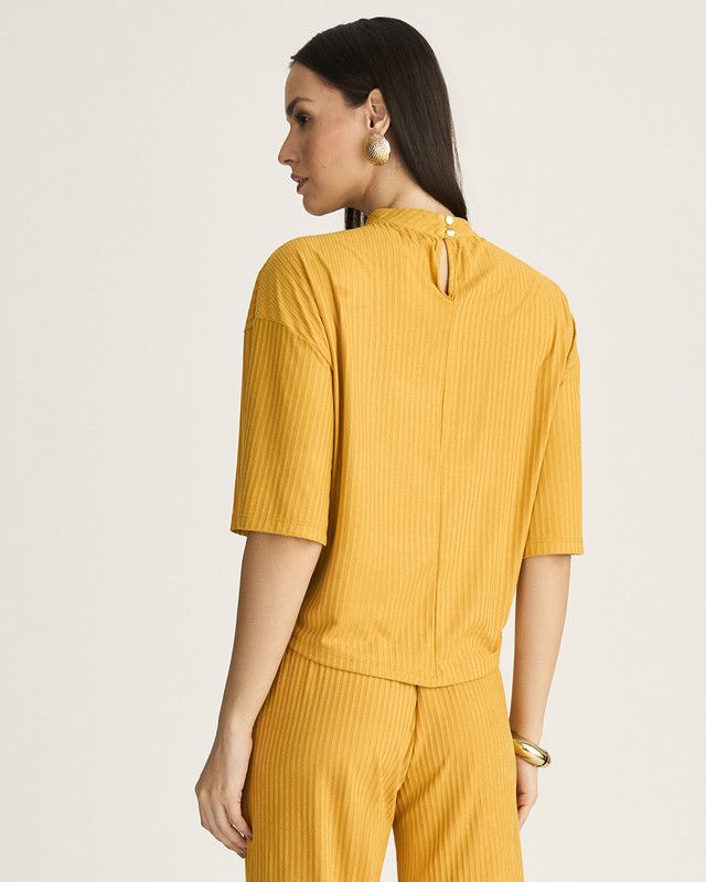 BLUSA MALHA CANELADA C/ GOLA PADRE