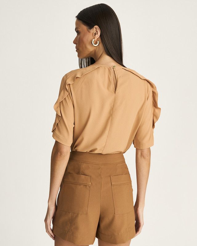 T-SHIRT LISA EM CREPE C/ BABADOS CASCATA