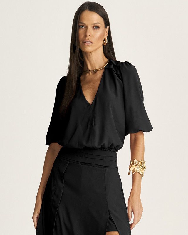 BLUSA LISA EM CREPE CROPPED C/ ELÁSTICO BARRA