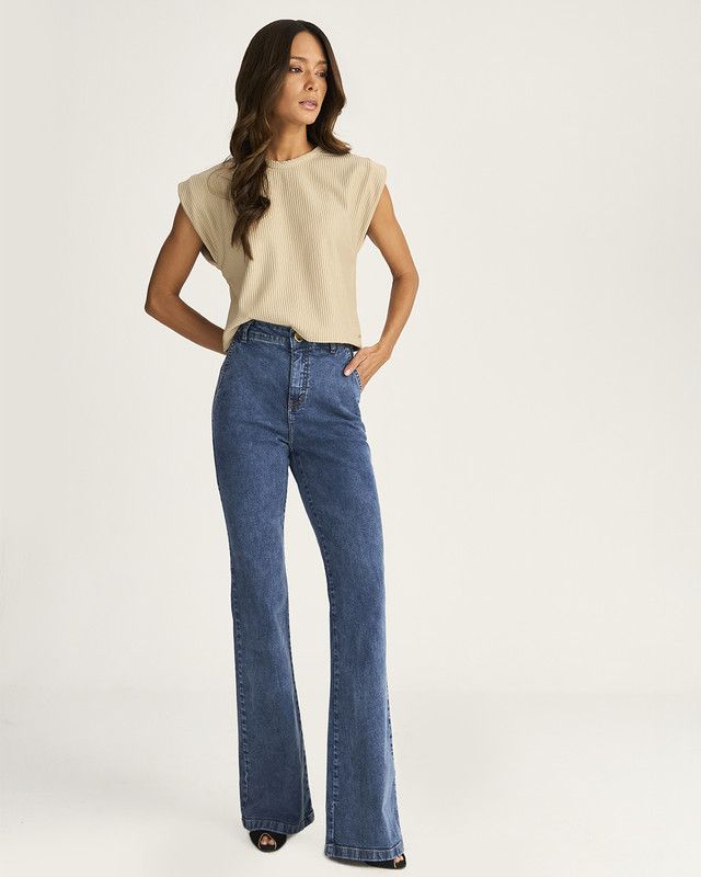 CALÇA MINI FLARE LYCRA LAV. MÉDIA BOLSO FRENTE DIF.