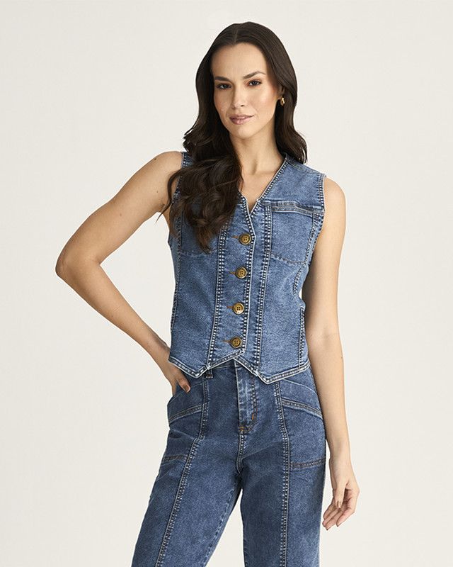 COLETE JEANS C/ LYCRA E BOTÕES PERSONALIZADOS