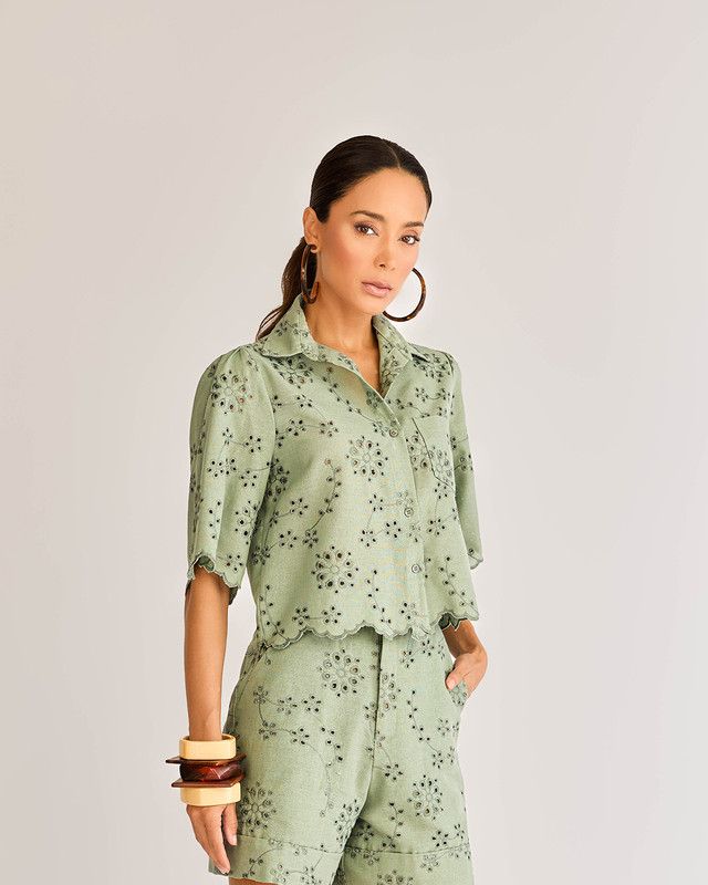 CAMISA CROPPED LAISE BORDADO EM LINHO