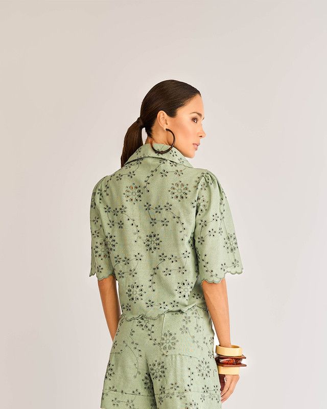 CAMISA CROPPED LAISE BORDADO EM LINHO