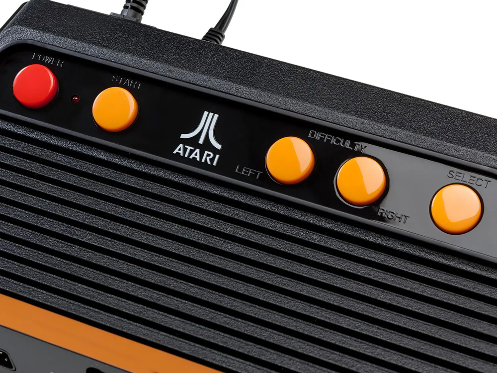 Atari Flashback 8 Tec Toy 2 Controles - Fabricado no Brasil com 105 Jogos na Memória