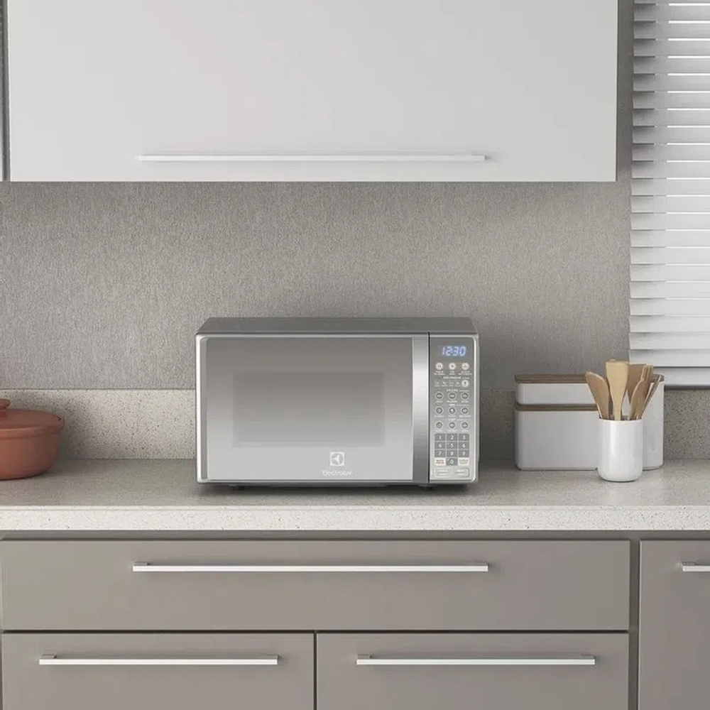 Micro-ondas espelhado Electrolux 20L com Tira Odor MT30S