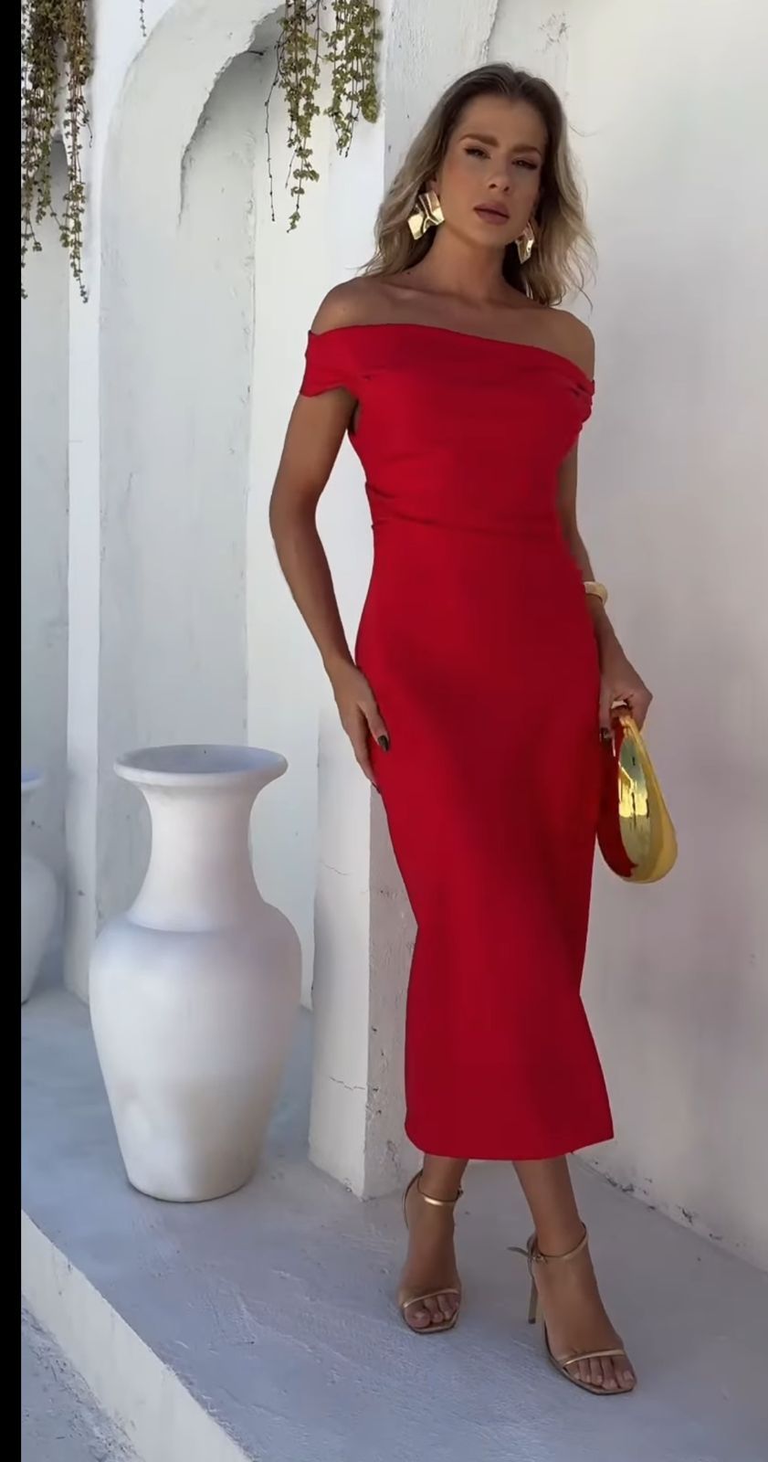 Vestido longuete drapeado na lateral