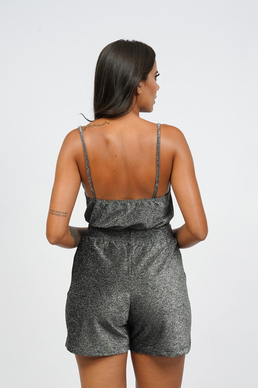 Short box em lurex com bolsos.