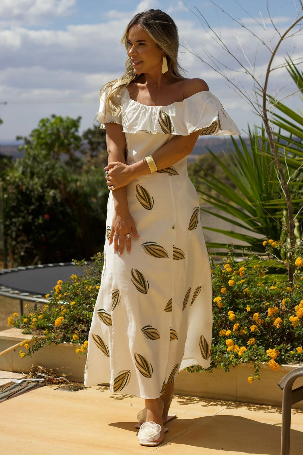 Vestido Bordado Ombro a Ombro 