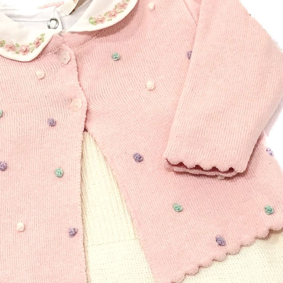 Conjunto Bebê em Tricô com Salopete e Casaquinho de Bolinhas