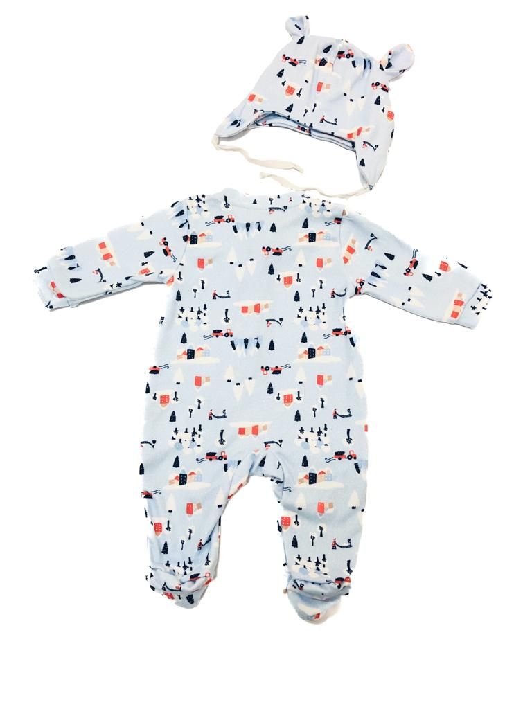 CONJUNTO PIJAMA BEBÊ MACACÃO AZUL E GORRO ESTAMPADO NEVE