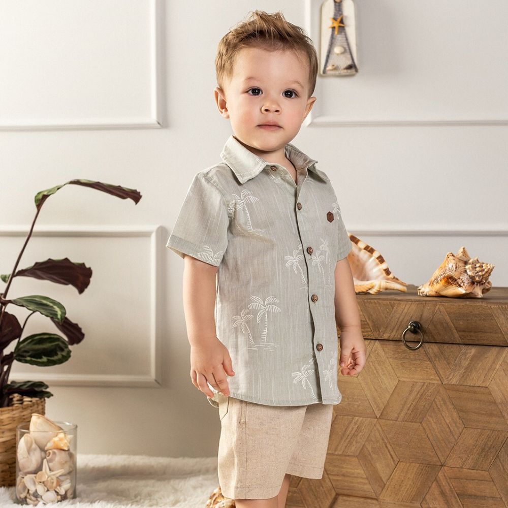 CONJUNTO INFANTIL MENINO CAMISA VERDE COQUEIROS E BERMUDA