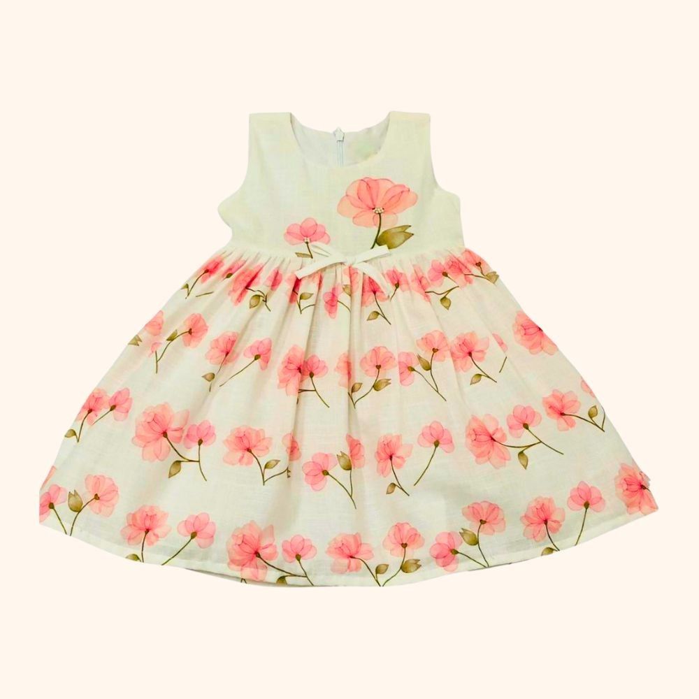 VESTIDO INFANTIL FLORAL COM LAÇO E DETALHES EM PÉROLAS