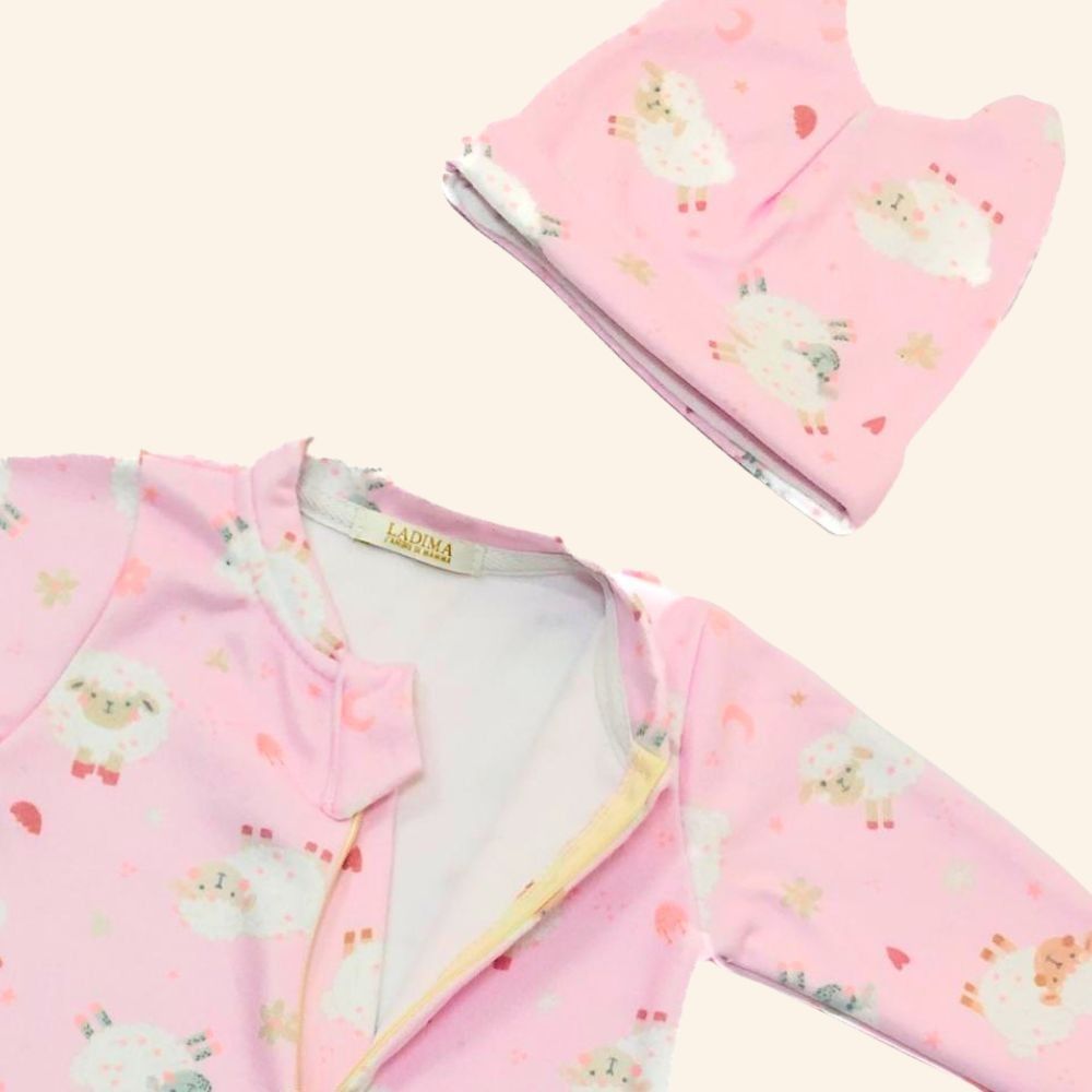 MACACÃO PIJAMINHA CARNEIRINHOS  BEBÊ MENINA COM GORRO COMBINANDO