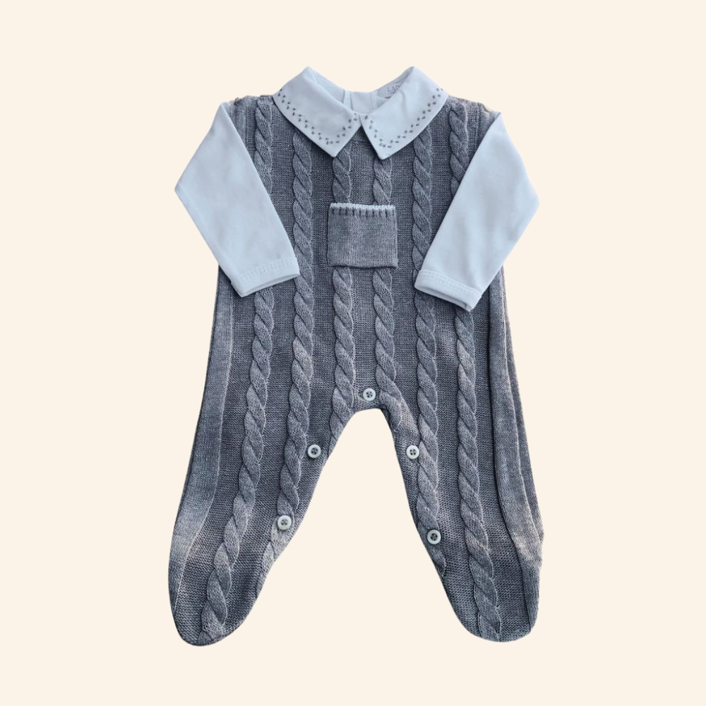 CONJUNTO BEBÊ MENINO SALOPETE EM TRICÔ E BODY MANGA LONGA