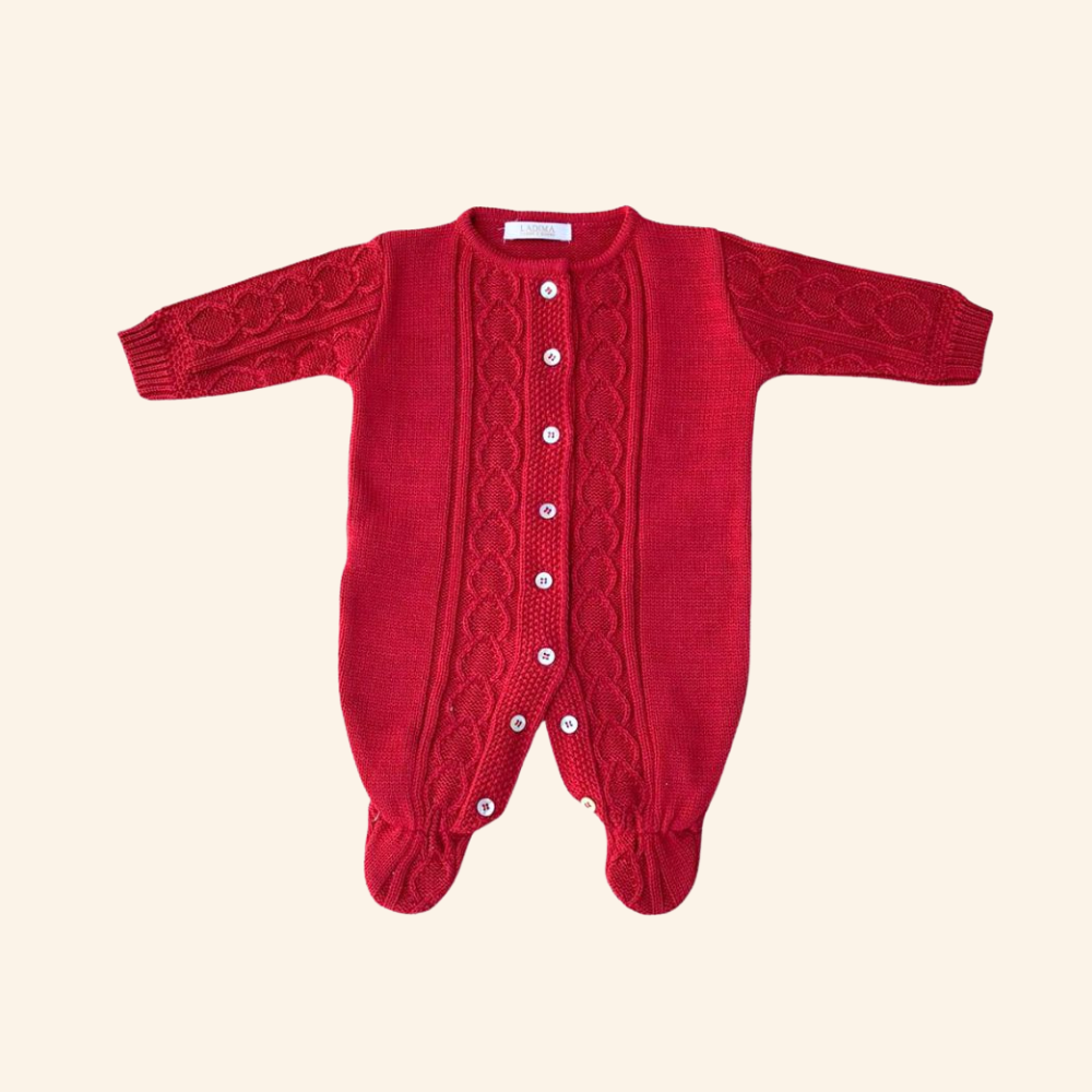MACACÃO BEBÊ VERMELHO EM TRICÔ TRABALHADO