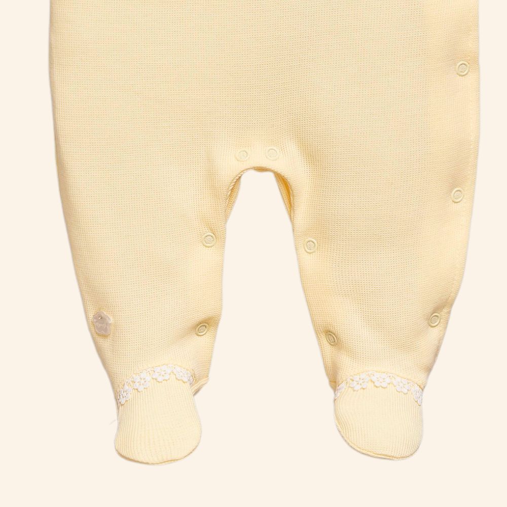 MACACÃO BEBÊ MENINA EM TRICOTIL AMARELO