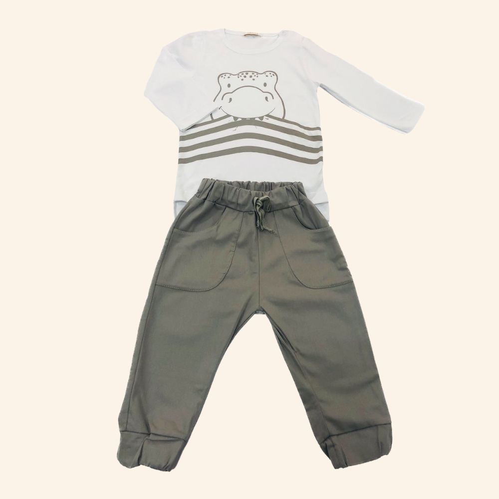 CONJUNTO INFANTIL BLUSA ESTAMPADA DINOSSAURO E CALÇA LISA CINZA